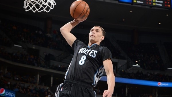 Zach LaVine 360 derece döndü! Müthiş smaç...