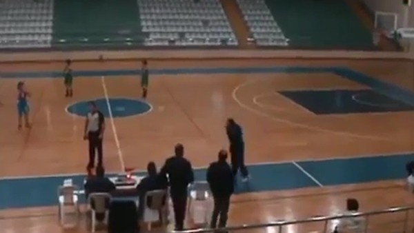 Milli Takım Antrenöründen Şok Hareket