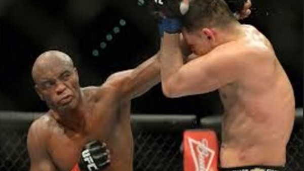 Hakeme Derdini Anlatırken Kendini Yerde Buldu