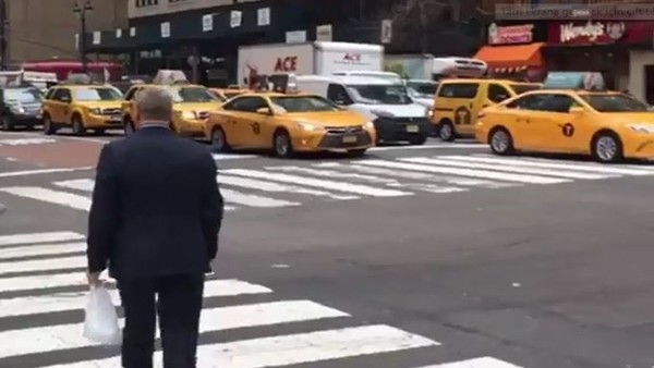 New York'un mobil duraklarında gündem Salih Dursun