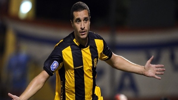 Kaleciyi çaresiz bırakan muhteşem vole!