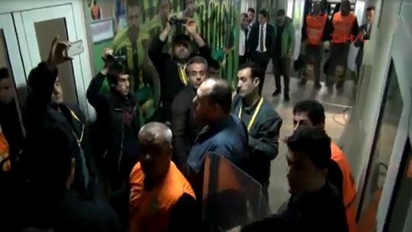 Tugay Kerimoğlu'na basın mensuplarından tepki