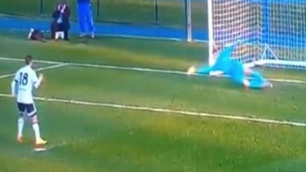 Rezalet Sosyal medya yıkılıyor