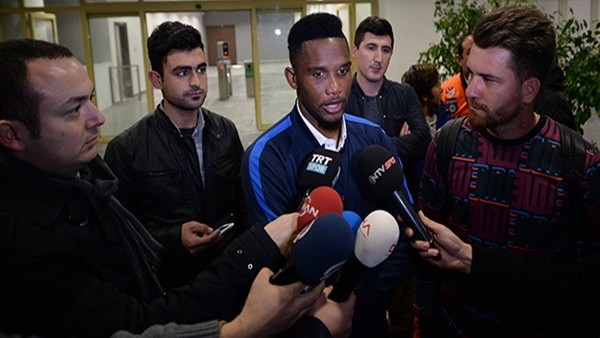 Etoo galibiyeti Moraise armağan etti