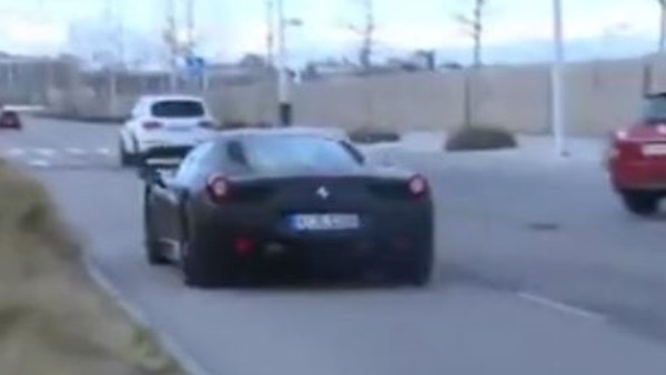 Toni Kross yeni oyuncağını görücüye çıkarttı