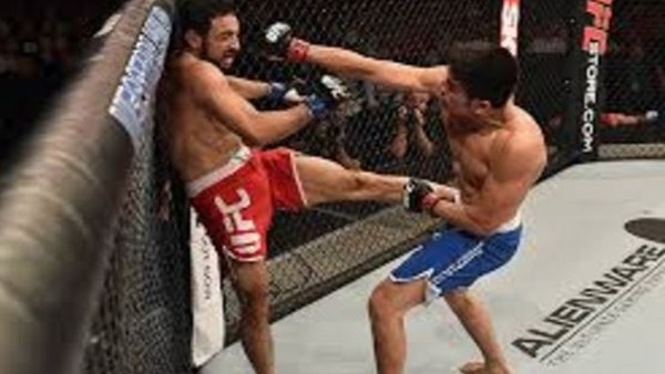 Uçan diz ile gelen nakavt