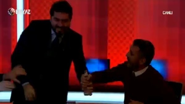 ROK, Abdülkerim Durmaz'a gazoz ikram etti