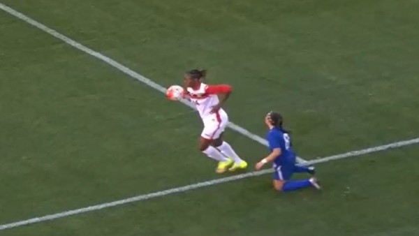 Kadınlar maçında şaşırtan olay!