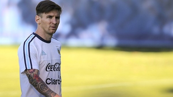 Messi Japonları mest etti