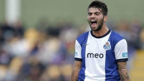 Sérgio Oliveira'nın nefis frikik golü