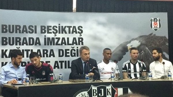 Beşiktaş'ın yeni yıldızları imzayı attılar