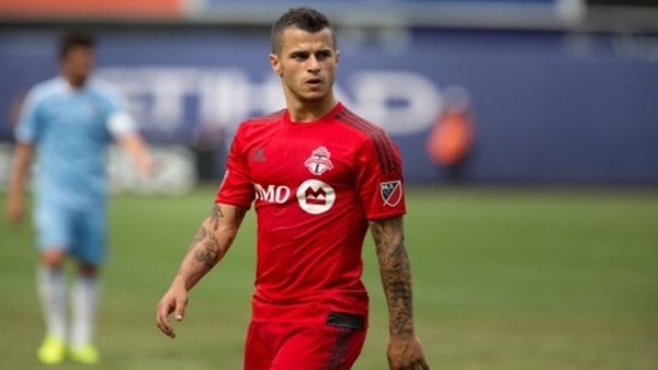 Süper bücür durmak bilmiyor