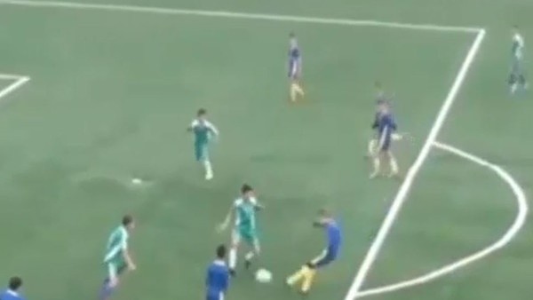 Küçük yaşta hayatının golünü attı..