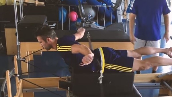 Robin van Persie kondisyon çalışıyor