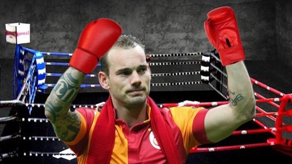 Sneijder'den seri yumruklar