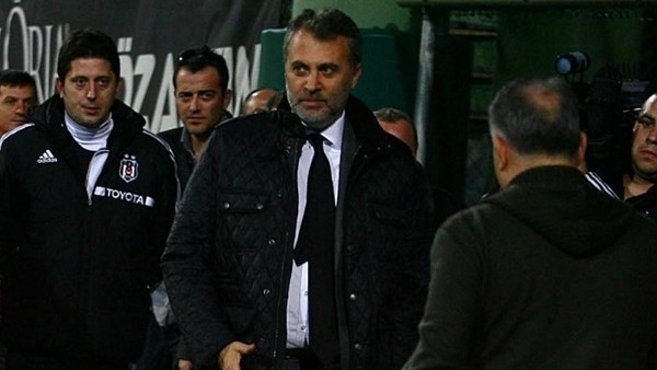 Fikret Orman taraftarlara 3'lü çektirdi