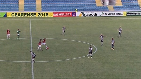 Orta sahadan harika attı...