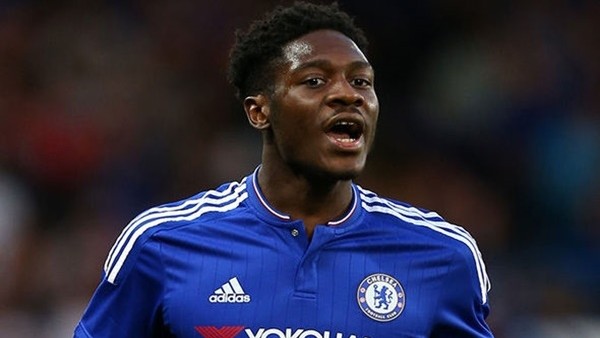 Genç Chelsea'li Oyuncu Orta Sahadan Yazdı