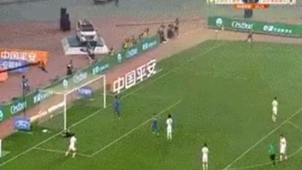 Alex Teixeira hızlı başladı!