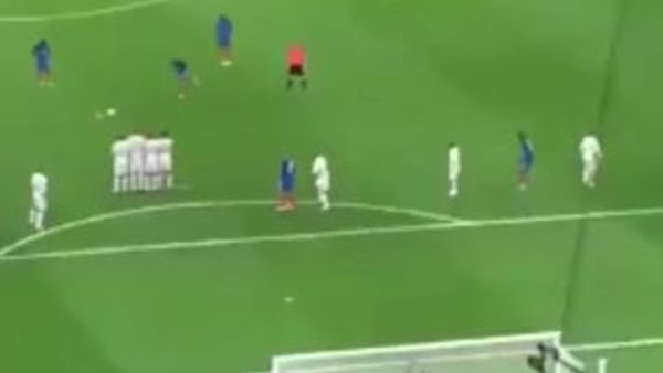 Payet'in enfes frikik golü (Tribün çekimi)