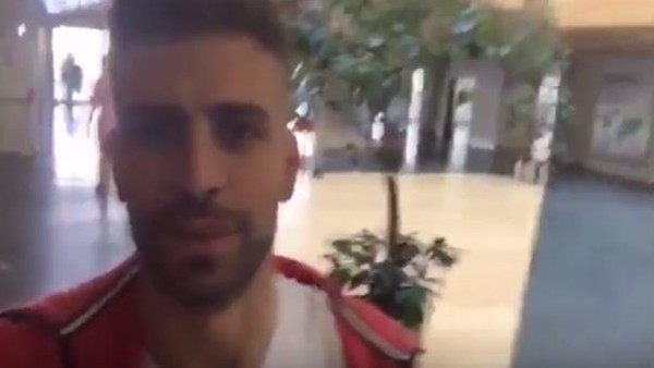 Hayranı Piquye'yi rahat bırakmadı