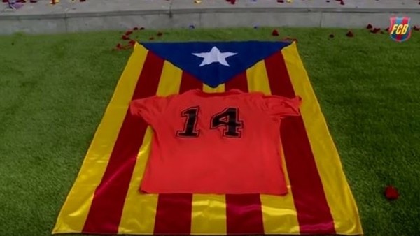 Johan Cruyff, Nou Camp'ta anıldı!