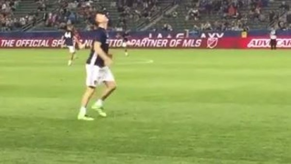 Robbie Keane'den inanılmaz hareket