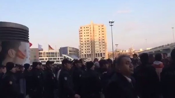 Galatasaray taraftarı federasyona tepki gösterdi