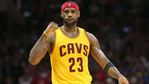 Lebron James'ten Enfes Smaç!