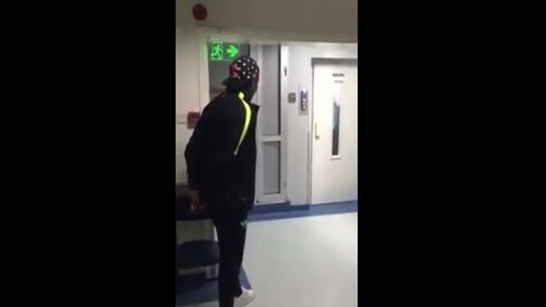 Hugo Rodallega'nın hastanede bebeğini ilk gördüğü an