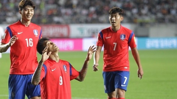 Hyun-Jun Suk'un Tayland'a attığı enfes gol