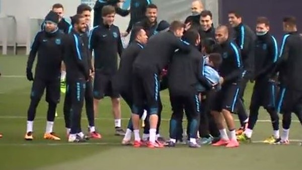 Arda Turan'ın çocuk sevgisi