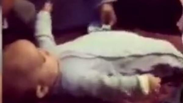 Sneijder'in oğlu dans etmeye başladı