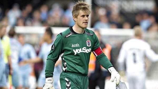 Kaleci meslektaşını 90+4'te avladı