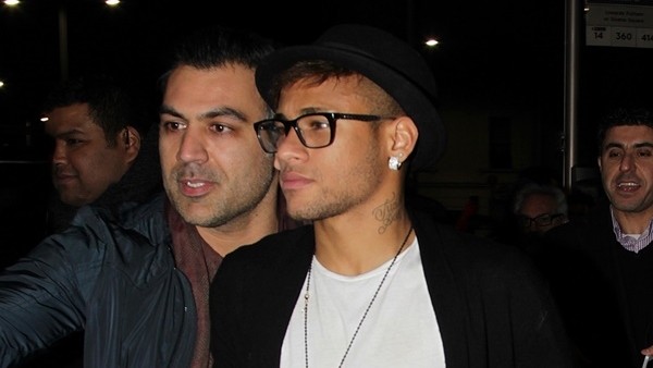 Neymar Gece Kulübünde Fena Dağıttı!