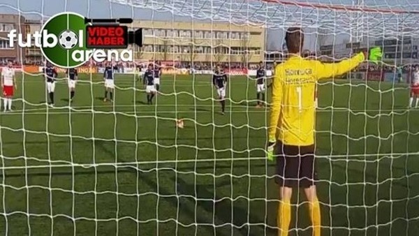 45'lik Van der Sar gençlere taş çıkardı