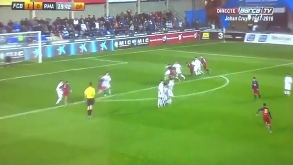 Genç Barcelona'lı futbolcudan enfes frikik golü