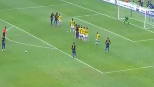 Arroyo'nun Kolombiya'ya attığı enfes frikik golü