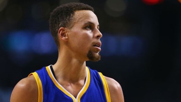 Stephen Curry 2 hafta yok!