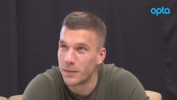 Lukas Podolski'yi terleten soru