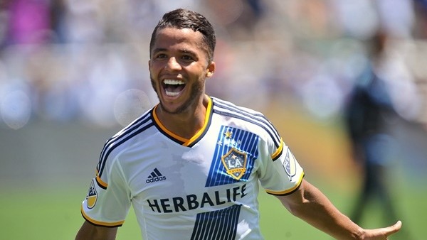 Dos Santos'dan Harika Aşırtma Golü