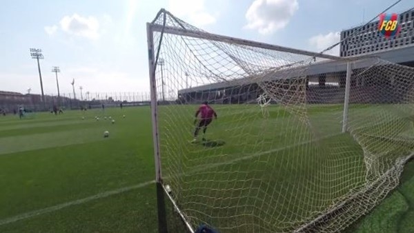 Barcelona Kalecisi Claudio Bravo Sıkı Çalışıyor