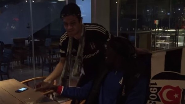 Demba Ba'ya Maç Çıkışı İnanılmaz Sürpriz