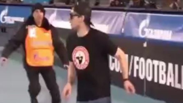 Çılgın tarafrar güvenlik güçlerine zor anlar yaşattı