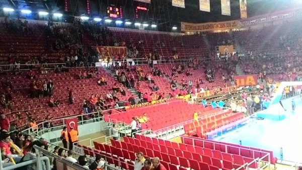 Abdi İpekçi'de Isınma Tezahüratları!