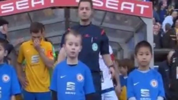 Bir hakem şakacı olmasın!