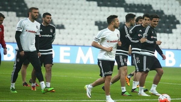 Beşiktaş, Vodafone Arena'da İlk Antrenmanını Yaptı