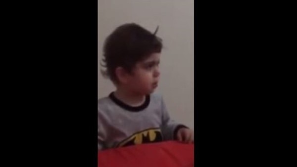 Fenerbahçeli babanın Beşiktaşlı oğlu sosyal medyayı salladı