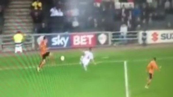 Acımasızlığın bu kadarı! İnsanlık dışı faul...