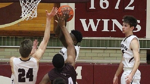 Uçan basketbolcu olay yarattı